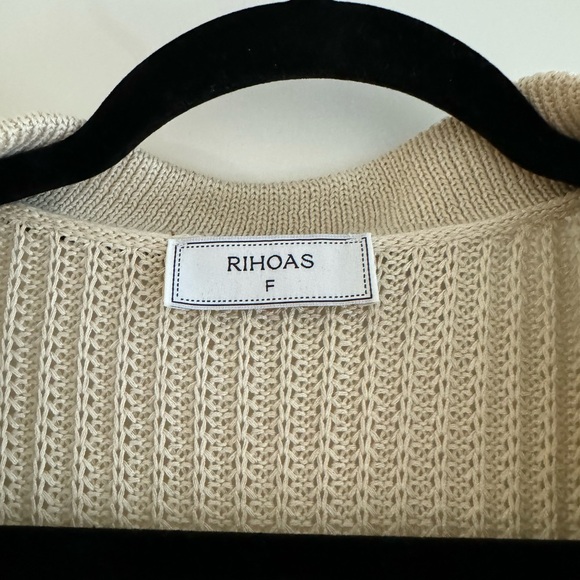 Beige shirt - Picture 2 of 2